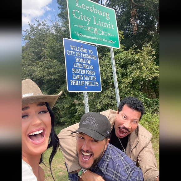 Meet your Posher, Karen - Picture 6 of 8